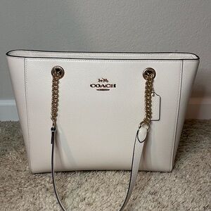 Authentic Coach C1566 Tote. Chalk/gold Pebbled Leather chain shoulder bag